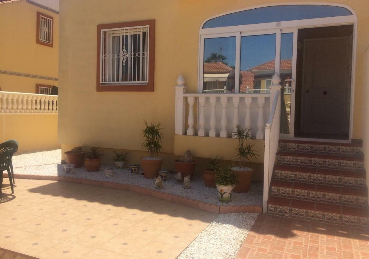 Torrevieja, La Torreta Ground Floor Apartment With Large Private Patio Garden Kültér fotó